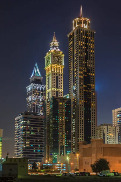 Foto Van Verlichte Wolkenkrabbers Dubai Nachts — Stockfoto