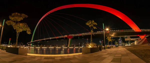 Toleransbron Dubai Natten Med Imponerande Dubai Skyline Bakgrunden November 2018 — Stockfoto