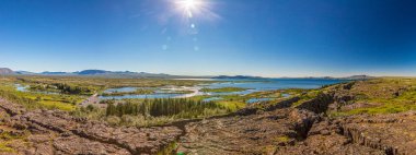 Yazın İzlanda 'daki Thingvellir Milli Parkı' nda panoramik resim