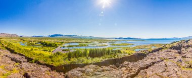 Yazın İzlanda 'daki Thingvellir Milli Parkı' nda panoramik resim