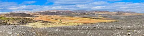 Imagem Panorâmica Sobre Colorida Área Geotérmica Hverir Cratera Vulcão Hverfjall — Fotografia de Stock