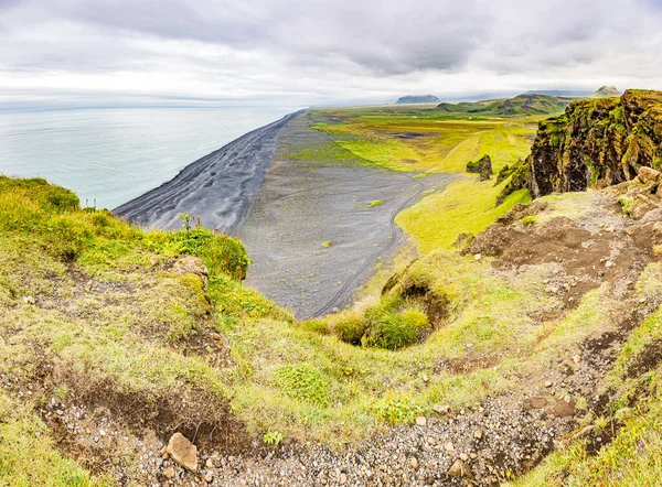 Imagen Panorámica Playa Reynisfjara Negra Desde Perspectiva Dyrholaey Sur Islandia — Foto de Stock