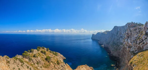 Cape Formentor Daki Bir Uçurumun Panoramik Görüntüsü 2014 Yazında Gün — Stok fotoğraf