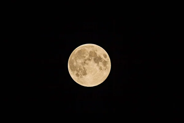 Fechar imagem de uma lua cheia — Fotografia de Stock