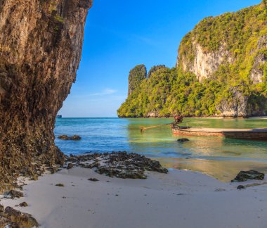 Fotoğraf, Kasım 2013 'te Tayland' ın Krabi ilindeki Ko Hong adasının kumsalından çekildi.