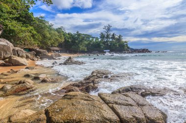 Kasım 2013 'te Tayland tatil adası Phuket' te Leam Sing Beach 'in fotoğrafı