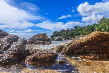 Kasım 2013 'te Tayland tatil adası Phuket' te Leam Sing Beach 'in fotoğrafı