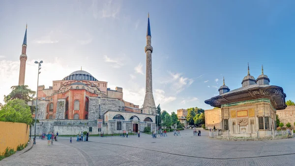 Foto Hagia Sophia Istambul Palácio Topkapi Com Fonte Sultão Ahmet — Fotografia de Stock