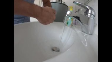 Covid-19 pandemisi sırasında ellerini hep doğru şekilde yıka.