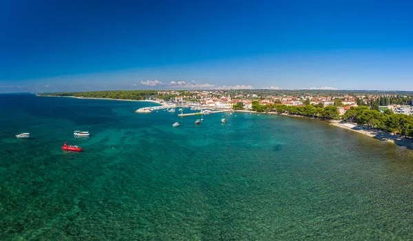 Panoramatický Letecký Snímek Nad Istrijským Městem Fazana Přístavem Během Letního — Stock fotografie