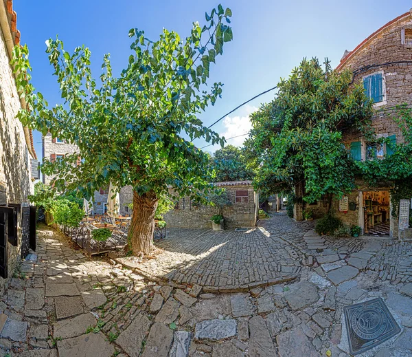 Cena Rua Típica Cidade Medieval Groznjan Península Ístria Sem Pessoas — Fotografia de Stock