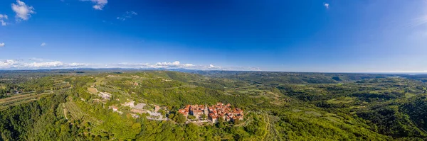 Aerial Panoramic Drone Picture Medieval Town Groznjan Istrian Peninsula Daytime — Stock Photo, Image