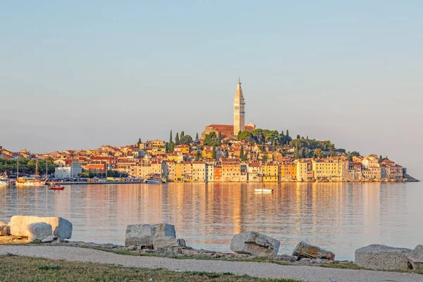 Silhouette Historic City Rovinj Morning Time Light Reflections Water Summer — Stock Photo, Image