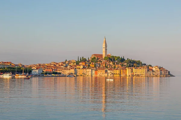 Silhouette Historic City Rovinj Morning Time Light Reflections Water Summer — Stock Photo, Image