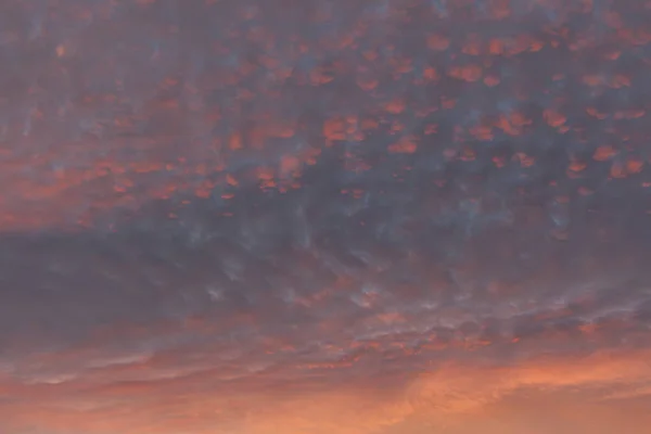 Dramatische Kleurrijke Hemel Met Afterglow Verlichte Wolken Avond Tijd — Stockfoto