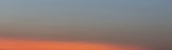 Δραματικός Πολύχρωμος Ουρανός Afterglow Και Φωτισμένα Σύννεφα Βράδυ — Φωτογραφία Αρχείου
