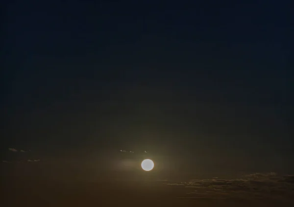 Feche Imagem Lua Cheia Brilhante Durante Noite — Fotografia de Stock