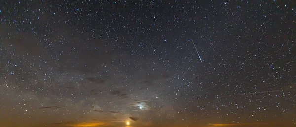 Imagem Céu Estrelado Sem Nuvens Noite Hemisfério Norte Verão — Fotografia de Stock