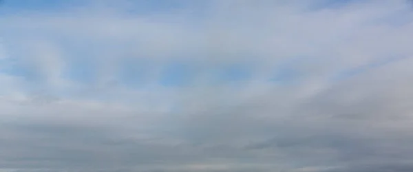 Imagen Cielo Parcialmente Nublado Parcialmente Despejado Durante Día Sin Horizonte —  Fotos de Stock