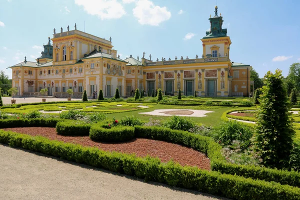 Wilanow Sarayı veya Wilanowski Sarayı, Polonya'nın Varşova bölgesiwilanow bölgesinde bulunan bir kraliyet sarayıdır..