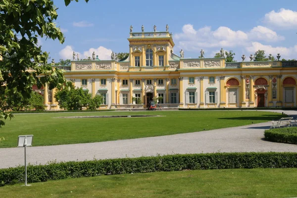 Wilanow Sarayı veya Wilanowski Sarayı, Polonya'nın Varşova bölgesiwilanow bölgesinde bulunan bir kraliyet sarayıdır..