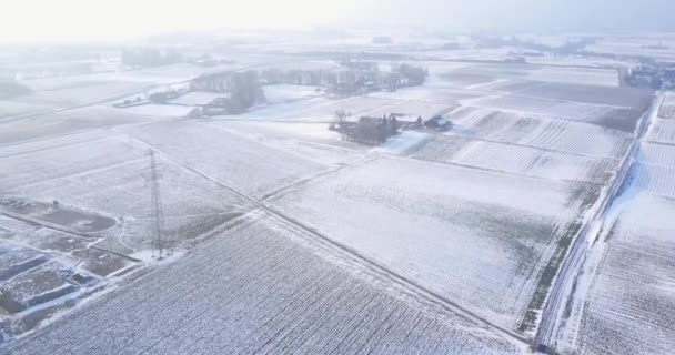 겨울에 스위스의 농경지를 공중에서 — 비디오