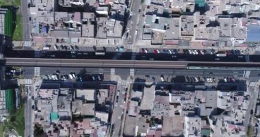 San Borja 'daki tren, tren ve tren istasyonunun Lima Peru' daki hava görüntüsü..