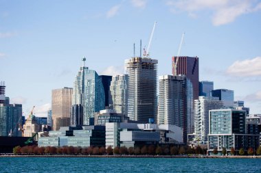 Toronto, Ontario / Kanada; 12 Ekim 2019: Toronto şehir merkezi göle yakın.