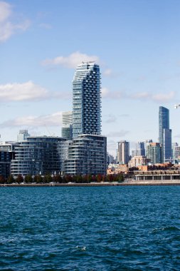 Toronto, Ontario / Kanada; 12 Ekim 2019: Toronto şehir merkezi göle yakın.