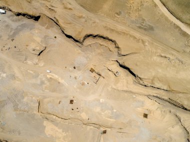 Peru çölündeki kum ocağının hava görüntüsü. İHA ile yapılan resim.