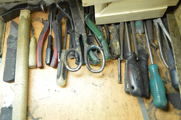 many different instruments on the table