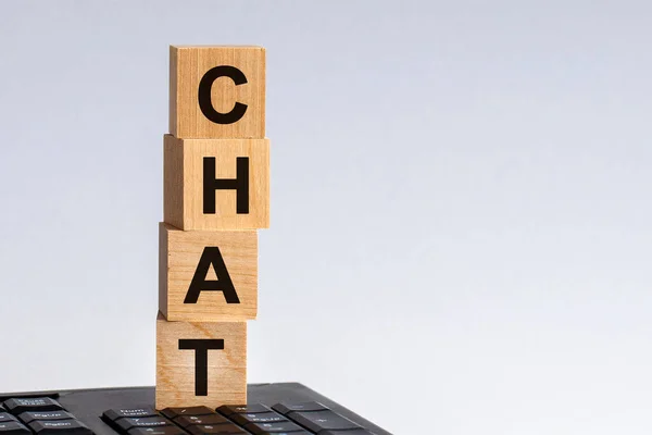 Koncepcja Obraz Drewniany Blok Słowo Chat Białym Tle Kostki Znajdują — Zdjęcie stockowe