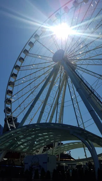 Sunny Day Ferris Wheel — Stock Photo, Image