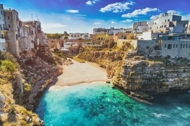 Doğal görünümü Lama Monachile Cala Porto plaj Polignano a Mare, İtalya