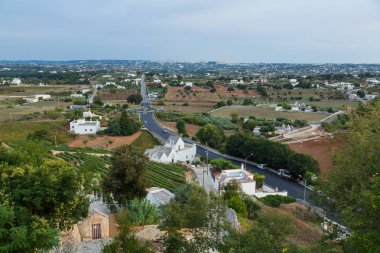 Locorotondo şehir steet, il Bari, bölge Puglia, sauthern İtalya görünümünü