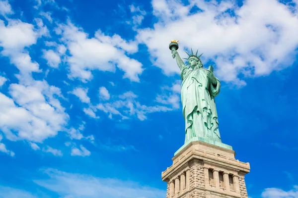 The Statue of Liberty on Liberty Island in New York — Stock Photo, Image