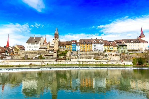 Bremgarten óvárosában található a Reuss folyón Svájcban — Stock Fotó