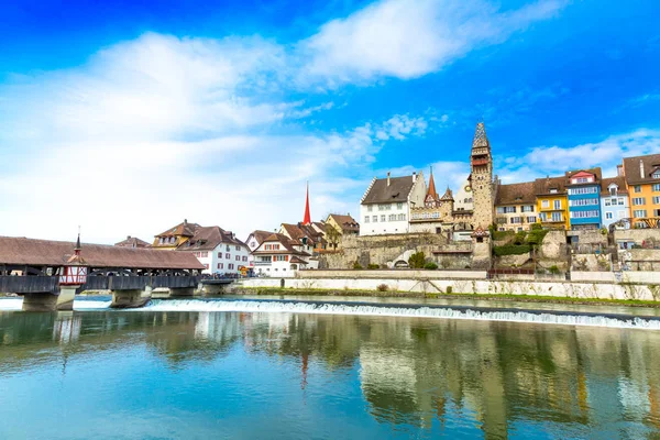 Bremgarten cidade velha localizada sobre o rio Reuss, na Suíça — Fotografia de Stock
