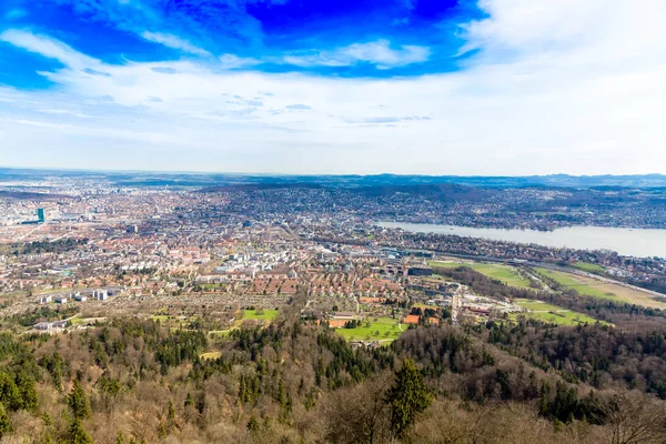 View from the Uetliberg mountain of Zurich city and lake — Stock Photo, Image