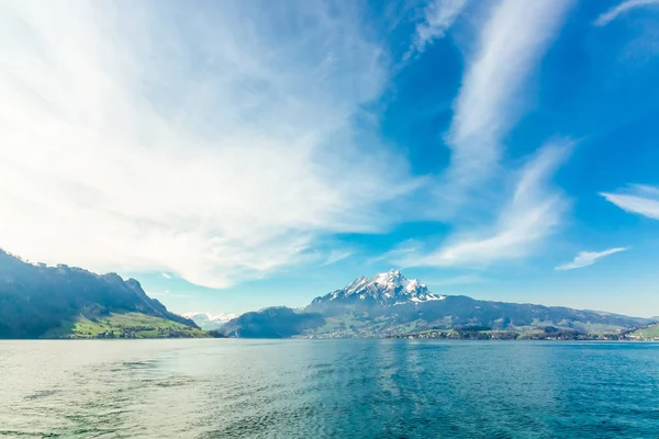 Lake Lucerne and Pilatus Mountain in Switzerland — Stock Photo, Image