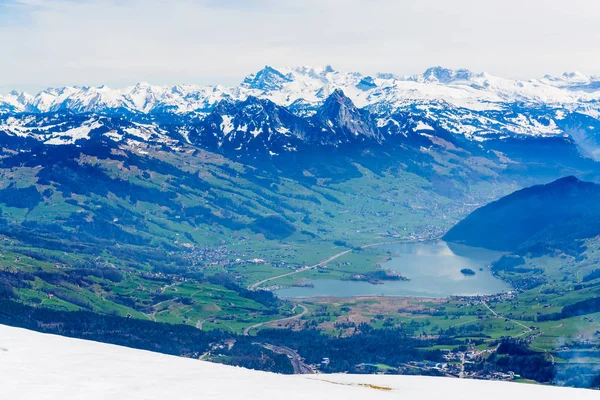 Pemandangan Danau Lauerz untuk puncak gunung Rigi, Swiss — Stok Foto