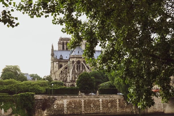 Notre-Dame de Paris kathedraal gebouw voor brand, Parijs — Stockfoto