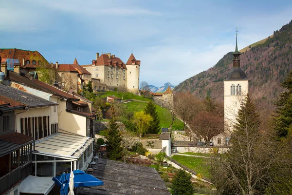 Mittelalterliche Stadt von Gruyeres und Schloss, Kanton Freiburg, Schweiz — Stockfoto