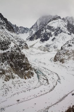 Fransız Alsp Mont Blanc masif altında Mer de Glace vadi
