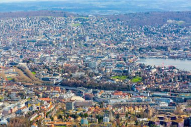 Zürih şehir Uetliberg dağ dan Panorama görünümünü