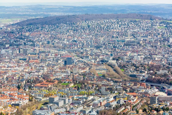 Vista panoramica della città di Zurigo dal monte Uetliberg — Foto Stock