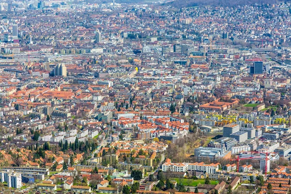 Вид на город Цюрих с горы Уэтлиберг — стоковое фото
