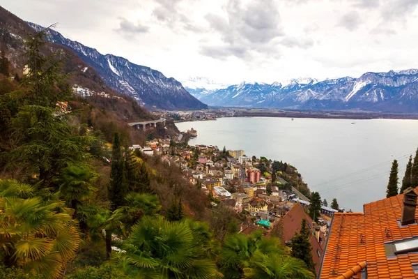 Montreux cidade panorama no inverno, Suíça — Fotografia de Stock