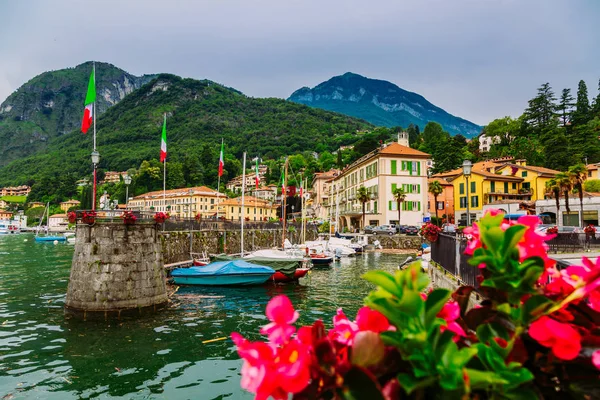 Menaggio cidade sobre o Lago de Como, na região da Lombardia, Itália — Fotografia de Stock