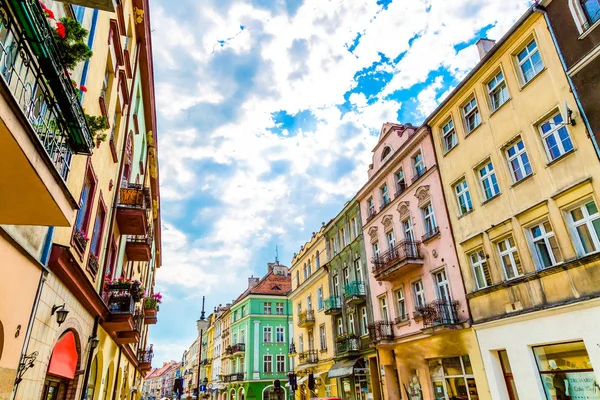 칼리즈, 폴란드의 도시에서 올드 타운 거리 — 스톡 사진